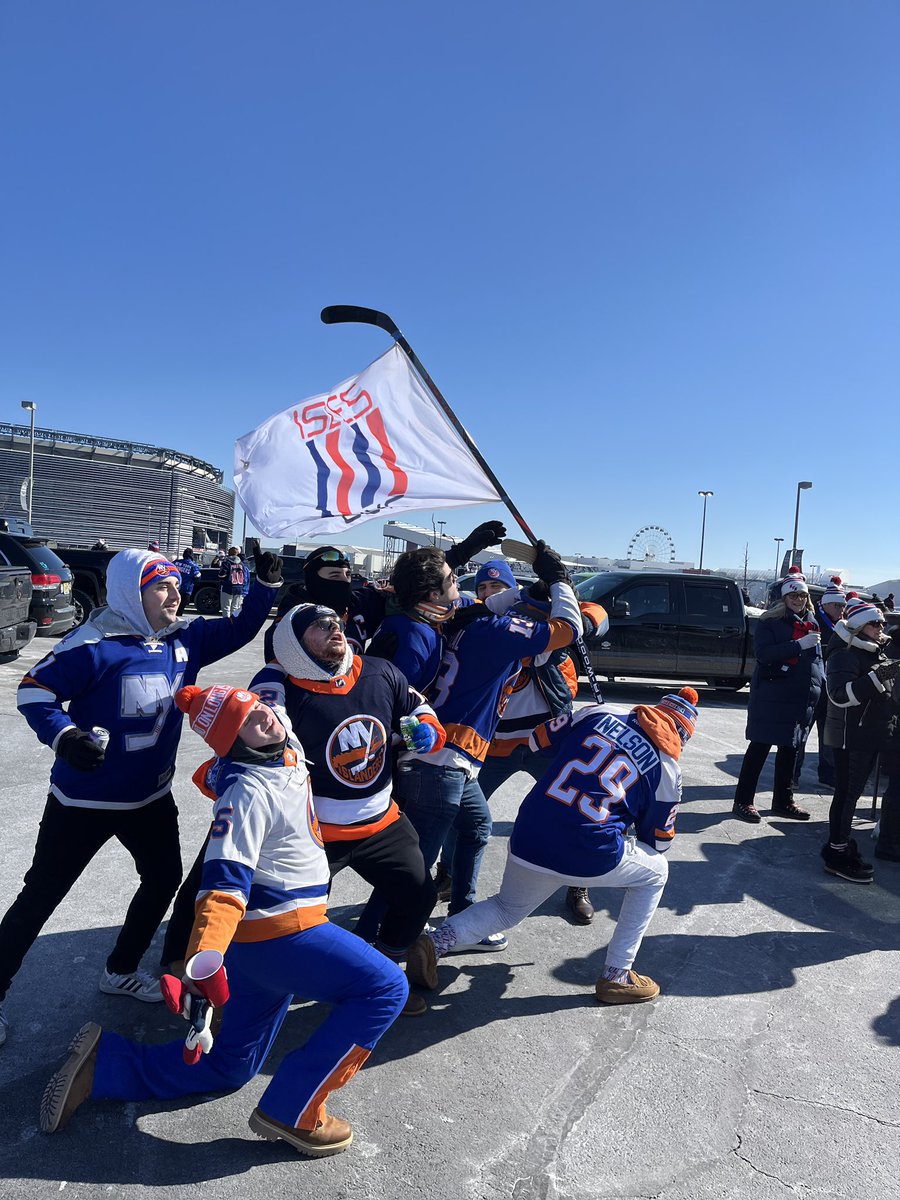 BelmontBunch's tweet photo. Still in pain. At least the tailgate was legendary #isles https://t.co/3zGLILgQzh