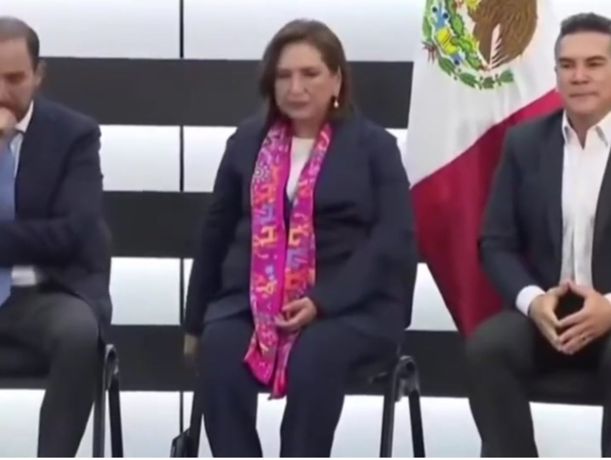 isakzon's tweet photo. @Xochitl2024 Desde hoy eres #ladypuerca #ChicleGate no puedes dejar de humillarte @EmilioVallejoRL que opinas de las marranadas de tu pseudo presidenta #wtf https://t.co/G3hgP258xS