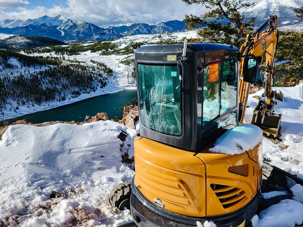 A bit jealous of work views like these... 

📍 Rocky Mountains of Colorado