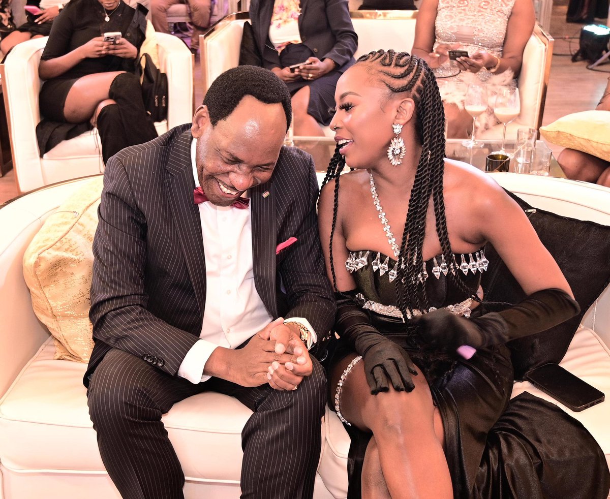 EzekielMutua's tweet photo. My new mentee Sylvia Saru of "Kaskie Vibaya" now sings "Kaskie Vizuri." We appreciate and celebrate our creatives who appreciate the power of music and the efforts we are making to promote music as a vehicle for promoting moral values and development. https://t.co/YxQXErhsdi