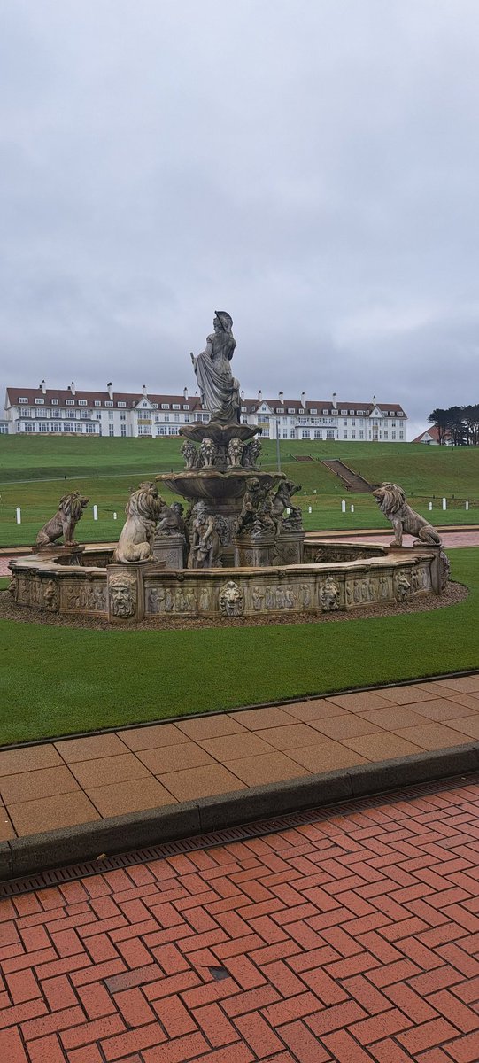 Thanks to @BIGGA_ScotNI @ADuncan78409012 @golfcoursemana1 and all of the team @TrumpTurnberry. The weather may have been a let down but the the day certainly was not. Great to listen and learn from the presentations and be part of discussions had. 👌