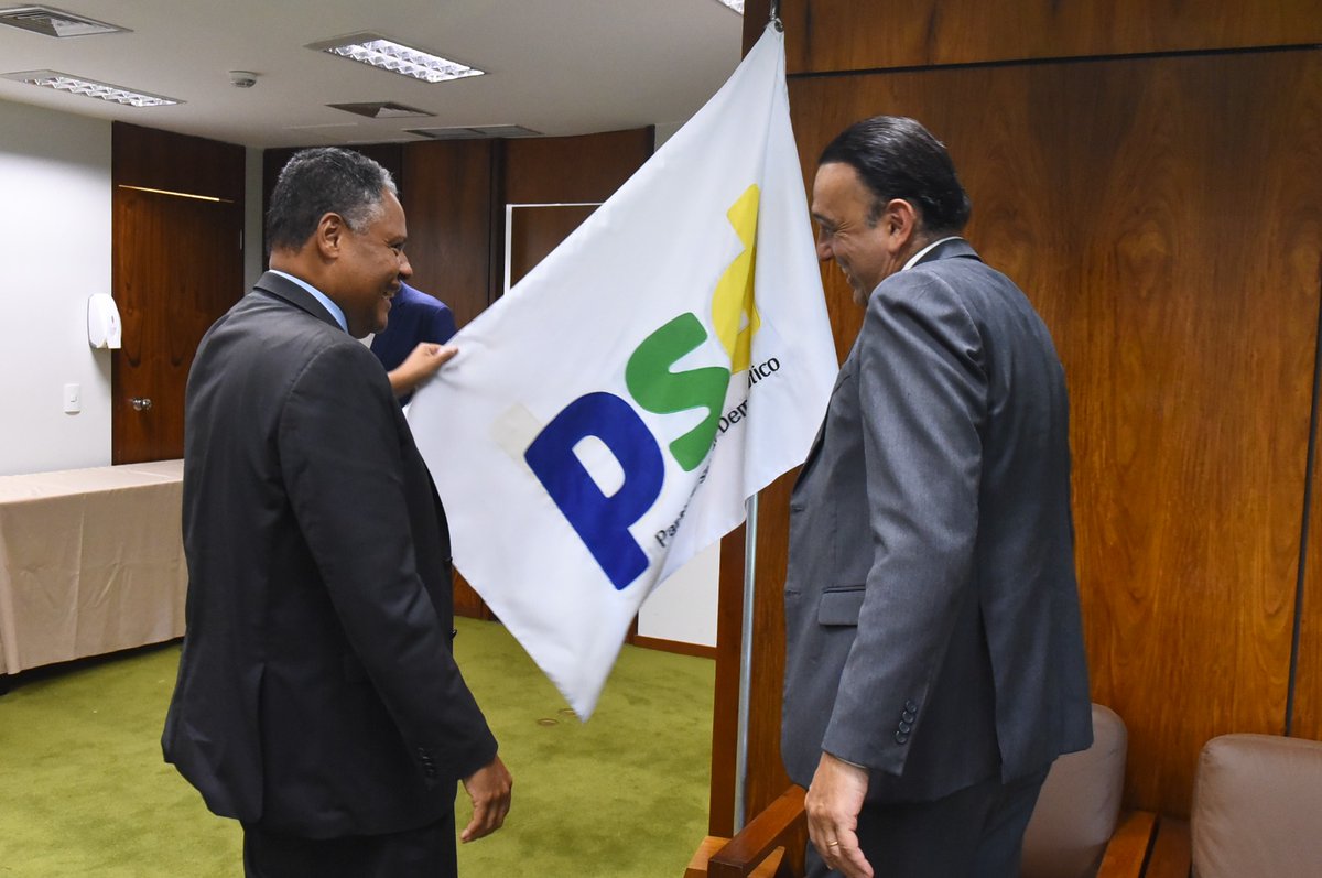 psdcamara's tweet photo. A liderança do PSD na Câmara recebeu nesta terça-feira o vice-governador de São Paulo, Felício Ramuth. Ele se encontrou com o líder Antonio Brito e com nossos deputados de São Paulo e do Rio de Janeiro. 💼🤝 #TimePSD #PSD #SãoPaulo https://t.co/hhmiPERPyj