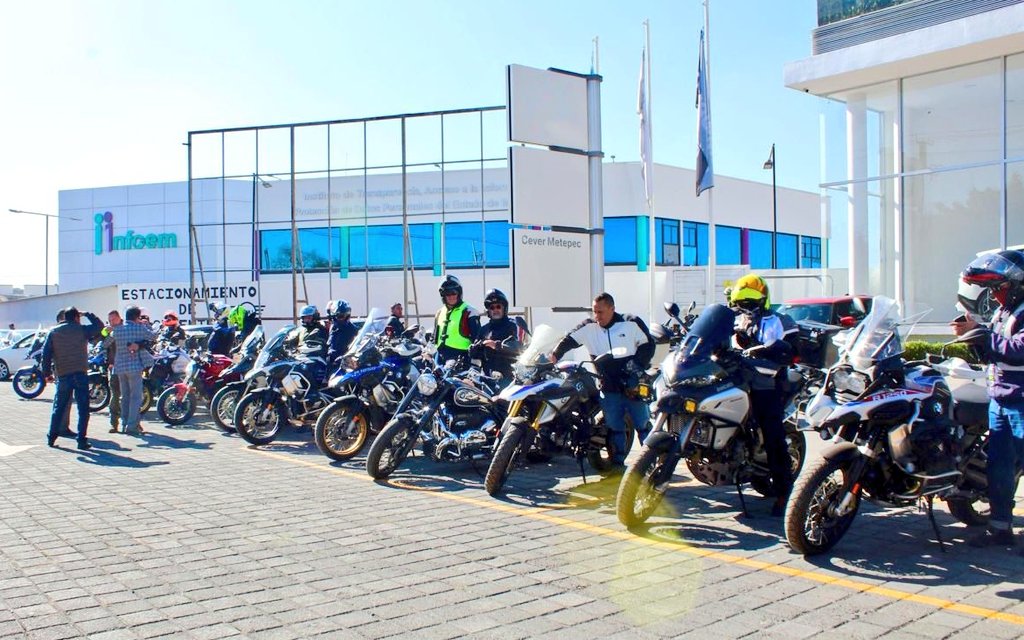 gdw97's tweet photo. "Trabaja duro, en silencio. Deja que el éxito sea tu ruido". Frank Ocean
😎🏍 1a. Rodada y Jornada por la Salud del Hombre.
#Metepec #Malinalco #Edomex #CEVER #Bikers https://t.co/9PjWtKsT6K