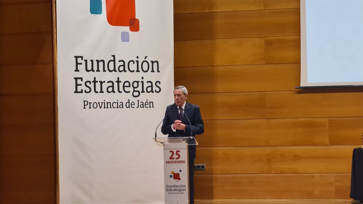 Enhorabuena a la <a href="/planestrajaen/">Fundación Estrategias</a> por sus 25 años siendo la luz estratégica de una provincia, #Jaen, que cada día es mejor, sin duda, gracias a la calidad y a la aportación de instituciones como esta. #Felicidades #estapasando