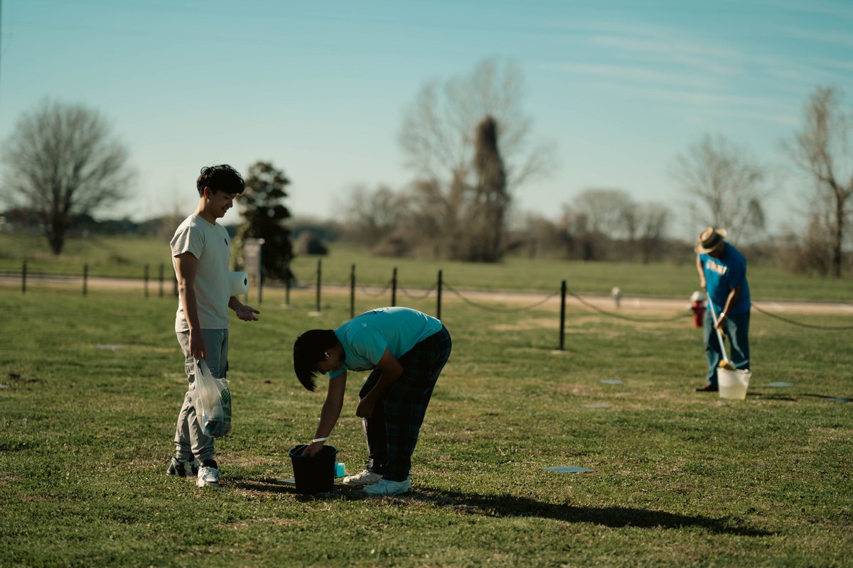 FortBendISD's tweet photo. Thank you to @KHS_Cougars Rho Kappa students who volunteered at the event and cleaned up the historic cemetery as an annual community service project and @MHS_Buffs choir for their inspiring performance. https://t.co/hPYhAjEXLa