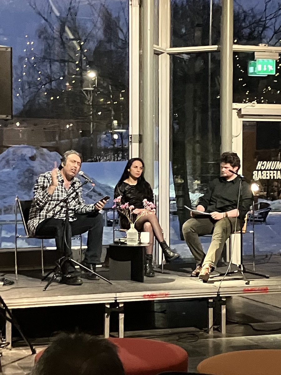 SicPublish's tweet photo. Fantastic evening at #Persisk poesi - et våpen i den #iranske frihetskampen in #Oslo with the amazing @fatemeekhtesari and @Mousavi1355 https://t.co/0iiz5ymIs4