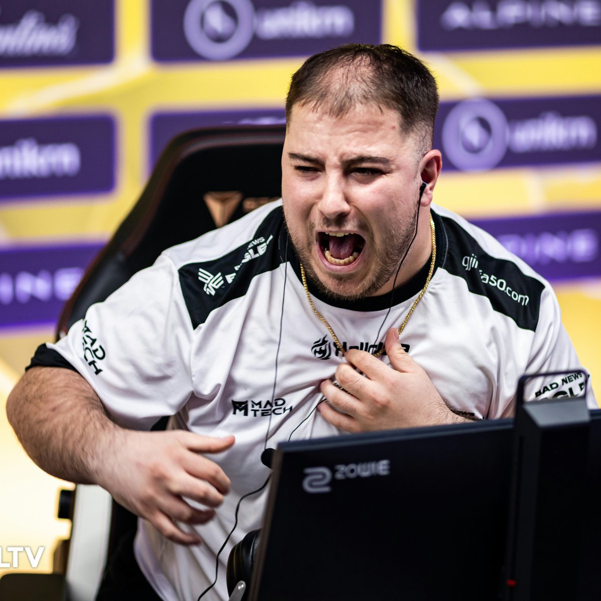gazetablic's tweet photo. We love u guys! Lets go 🦅 @_badnewseagles https://t.co/dYdyaZbQ6J