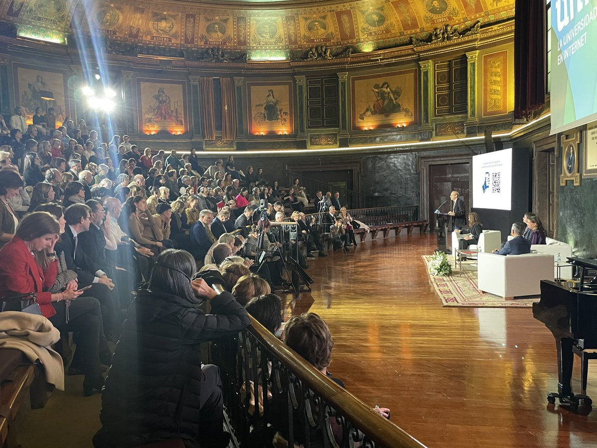 MMSelles's tweet photo. Es un gran honor inaugurar el acto organizado por @Icomem_Oficial @Fundacionicomem y @UNIRuniversidad “¿y si la salud es algo más?” De la mano de Tyler J. Vander Weele. Ciencia y #humanidades se unen para explorar el bienestar humano https://t.co/Fl5wkJvQo7