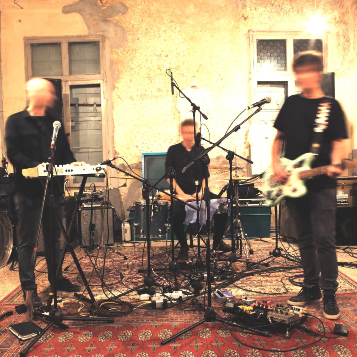 shamelessbuzz's tweet photo. Italy's #Onceweresixty and new single 'Don't Get Stuck' feature in #Eksperiment ahead of double EP 'Loco Sunset Boulevard / Ghetto Blast Noise Machine', releasing March 22 via @UglydogRecords ~ https://t.co/QB50yoJpEV @MusicBlogRT @ITHERETWEETER1 @BlazedRTs https://t.co/yjDrYevH0e
