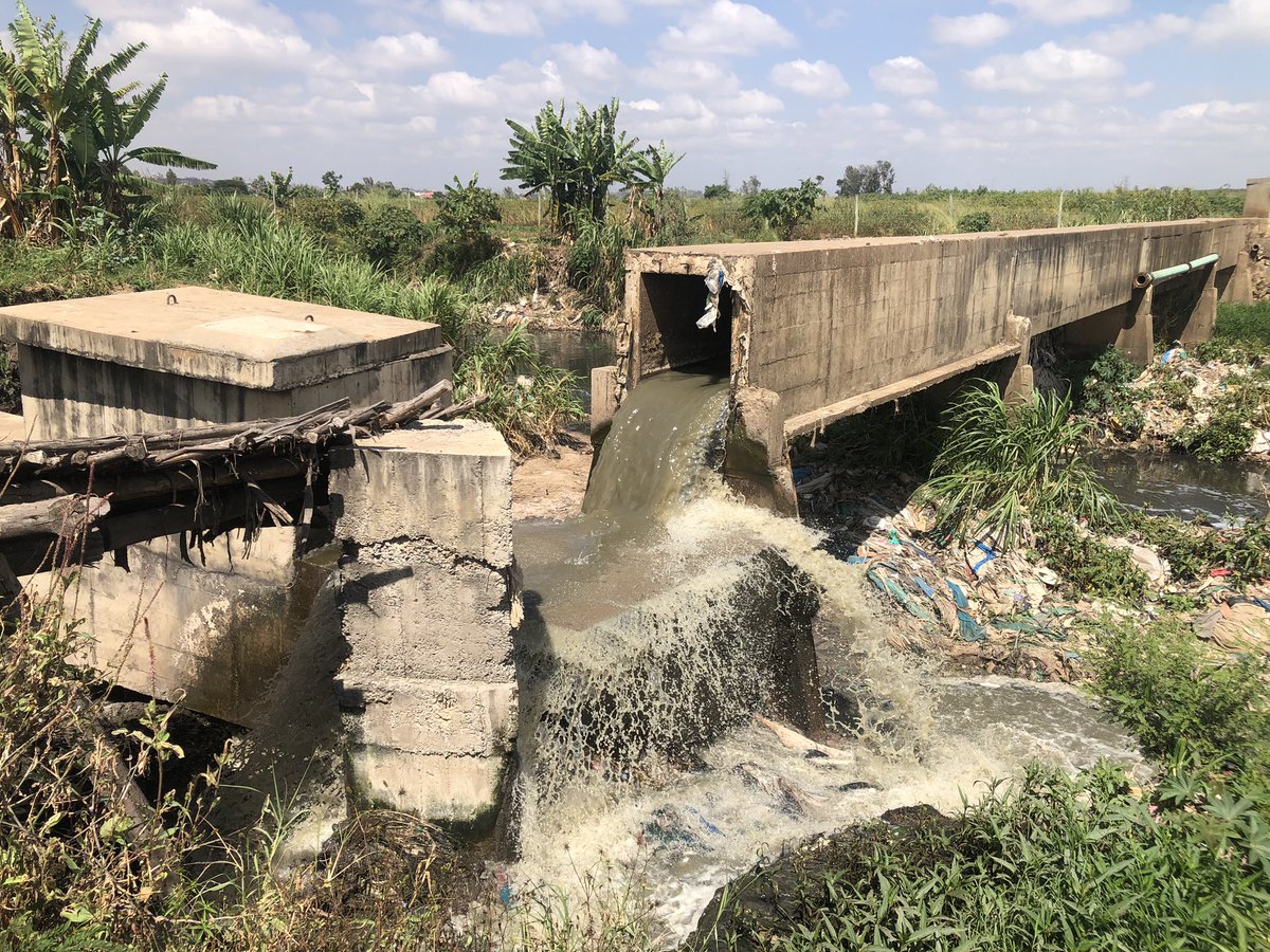 mojojojoojo's tweet photo. @JerotichSeii @WilliamsRuto Since Elnino started last year, east lands main sewer line has been draining into a river in ruai. Nairobi broken system. https://t.co/hoFJyN4dLD