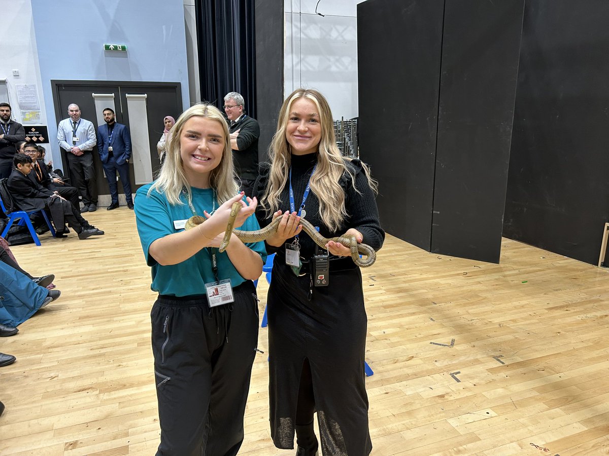 CarltonBolling's tweet photo. Thank you to @ZooLabUK for the brilliant and informative assembly today. The students and staff loved it #CurriculumScience #CarltonEdge💎 https://t.co/lvUjCmCS2d
