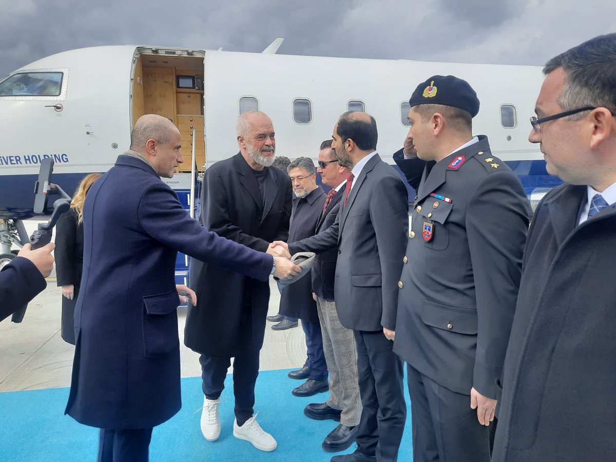 Ülkemize resmi ziyarette bulunan, Arnavutluk Başbakanı Edi Rama’ya Ankara Büyükşehir Belediye Başkanı adına eşlik ettim. 🇹🇷 🇦🇱

<a href="/mansuryavas06/">Mansur Yavaş</a> <a href="/abbbasin/">Ankara Büyükşehir Basın</a> <a href="/ediramaal/">Edi Rama</a>