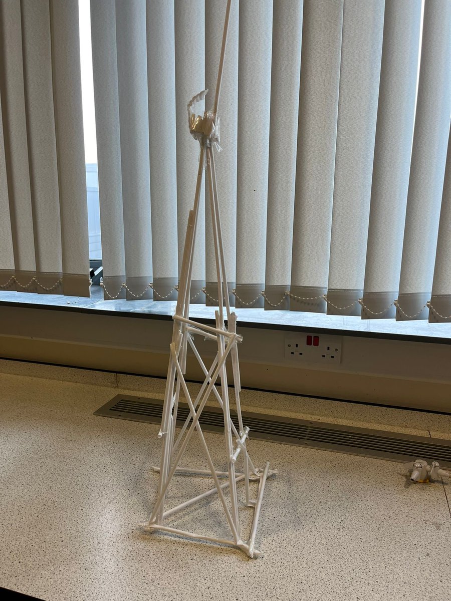 WilliamwoodHS's tweet image. S1 Scientists putting their engineering skills to the test 👷👷‍♀️ who can build the tallest tower out of paper straws? 🛠️ #wwhsscience