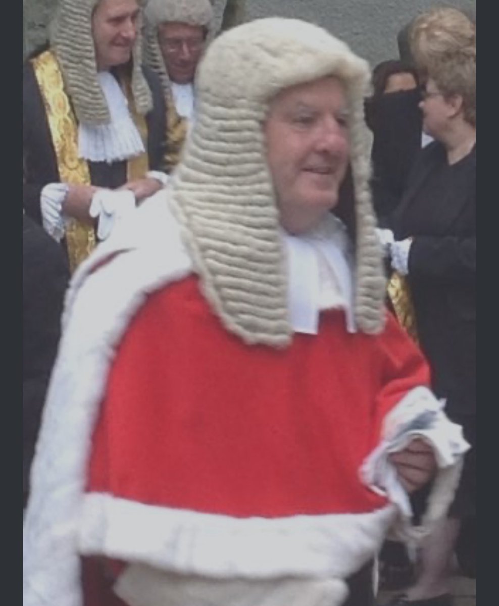 dumpersona's tweet image. look at my barrister dog im going to gaol 
😭😭😭