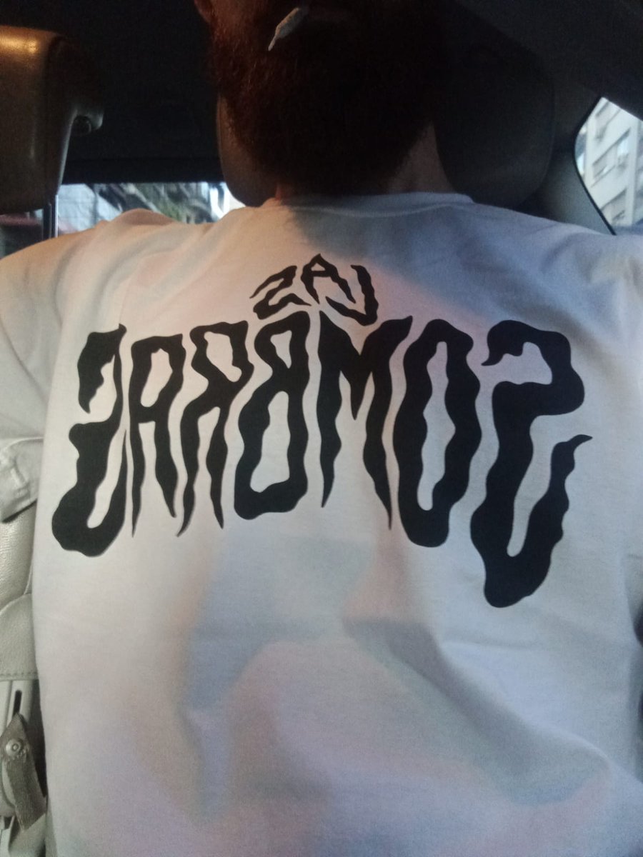 Por primera vez hay remeras de <a href="/las_sombras_/">Las Sombras</a>  <3 
Blanco negro atras adelante talles y todo akiiiii mafiadiscos.mitiendanube.com/las-sombras/
Se pueden retirar en la fecha del 2 de Marzo en <a href="/NicetoClub/">Niceto Club</a> , entradas en link de bio!