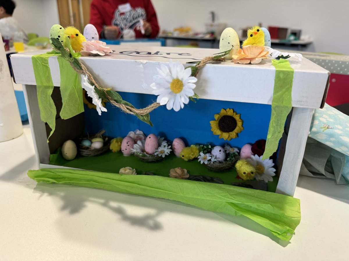 HelixArts's tweet photo. We had a very creative day with @NorthTyneLibs in Wallsend designing mini world dioramas and puppets with Emma Sheridan and creating beautiful clay birds with Megan Randall #WellSpring #BetterConnect https://t.co/47Rjj5TAJb