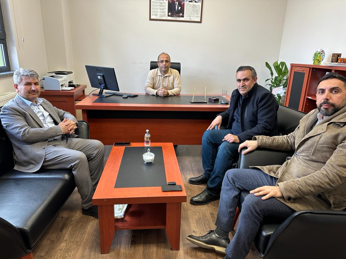hsoylemez0244's tweet photo. Darende İlçe Temsilcimiz Gazi Kurtoglu Başkanımızı Umre dönüşü ziyaret ettik. 
Rabbim kabul eylesin ve de cümlemize Hac farizasını ifa etmeyi nasip etsin. https://t.co/9geYpaKL9U