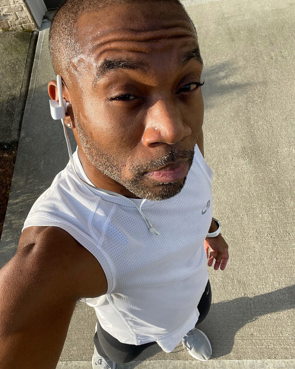 Followed by Beyoncé’s Troll Account ✊🏾 tweet media