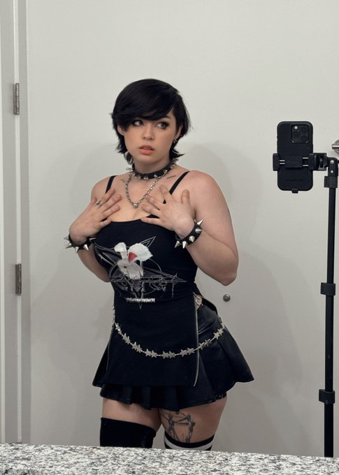 free shrugs 🤷🏻 https://t.co/wZnbJZRUgj<a href="/tag/sdcc2023"class="tags"><span>#sdcc2023</span></a>