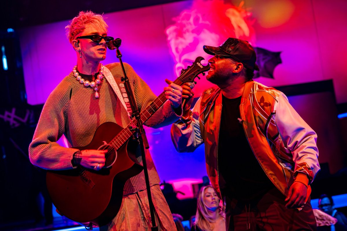 EXCLUSIVE: <a href="/DonOmar/">DON OMAR aka KONG</a> will perform “Danza Kuduro” with <a href="/MachineGunKelly/">blonde don</a> at Premio Lo Nuestro.

“Seeing my song go viral in MGK’s voice absolutely blew my mind,” the reggaeton icon tells Rolling Stone of MGK’s cover last summer.

More: rollingstone.com/music/music-la…