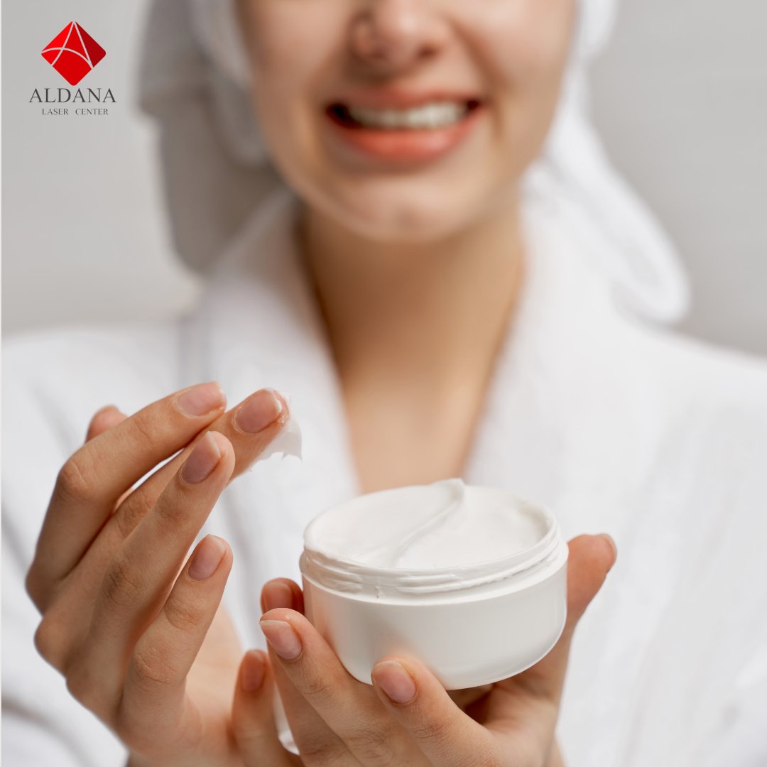 aldanalaser's tweet photo. ¡Hey! Te dejamos un #AldanaTips para que lo pongas en práctica desde esta noche 🌛 

No olvides aplicar alguna crema hidratante, ideal para el tipo de piel de tu rostro antes de irte a la cama, para hidratarlo a lo largo de la noche 📢 #AldanaLaser https://t.co/k5Yz8s8izN