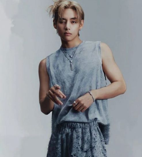 AboutMusicYT's tweet photo. Taehyung of BTS is the most viewed kpop idol on Wikipedia (34M page views since 2015). https://t.co/OELdhooATz