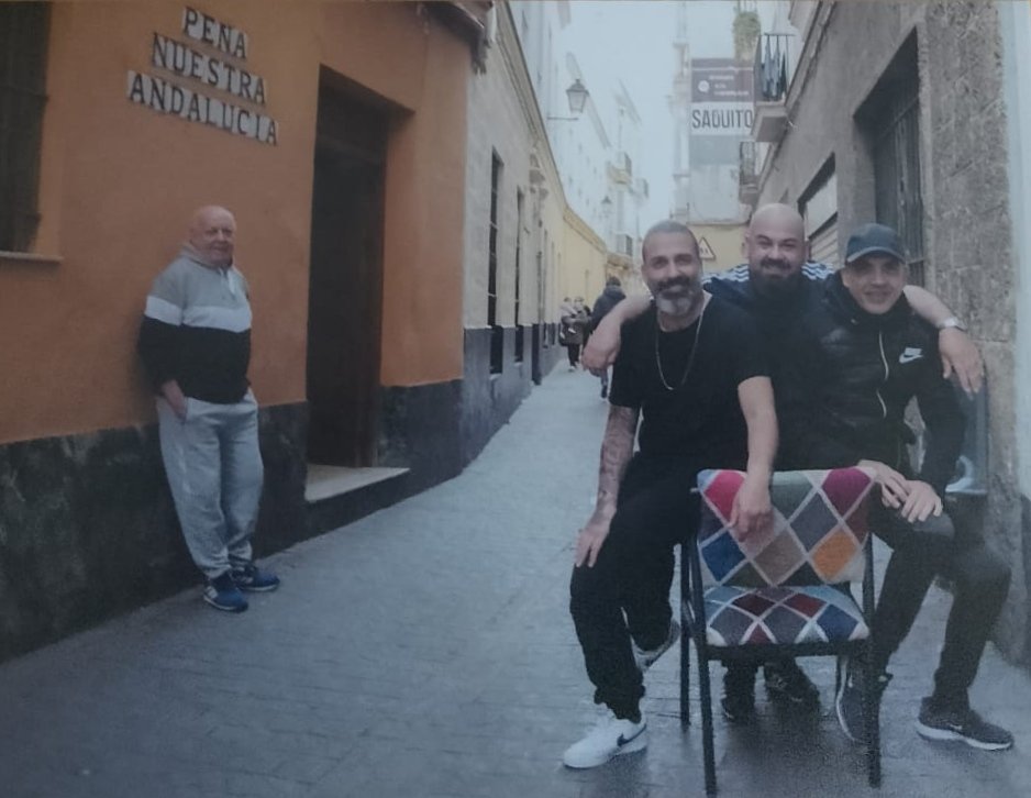 De tal astilla, tal palo

La exposición de la fotógrafa Díaz Farre que reúne a sagas familiares del mundo del Carnaval

Los Silva