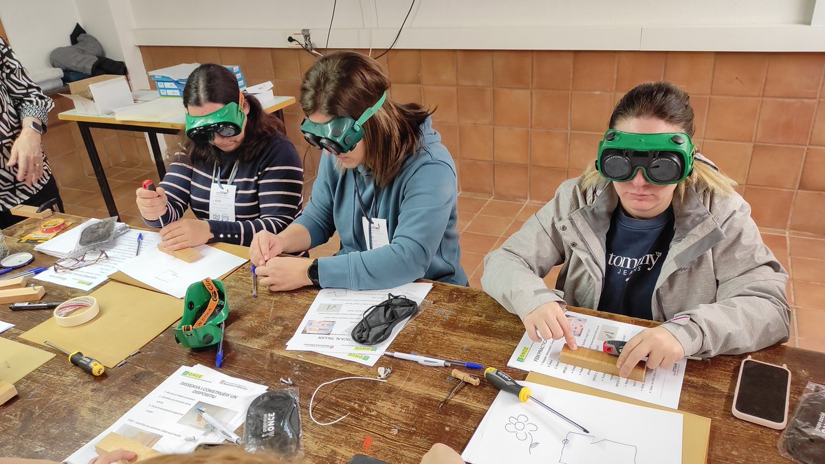 Tecno_Logics's tweet photo. A les #FAxCS-24 #EquiSTEAM dedicades a l'Equitat @MTeresaCorbella ens ha fet entendre la importància de tenir en compte l'accessibilitat en els nostres projectes.
Gràcies per la inspiració proporcionada 😍 #STEAMcat
@InnovacioE https://t.co/1ttbC8m7Aw
