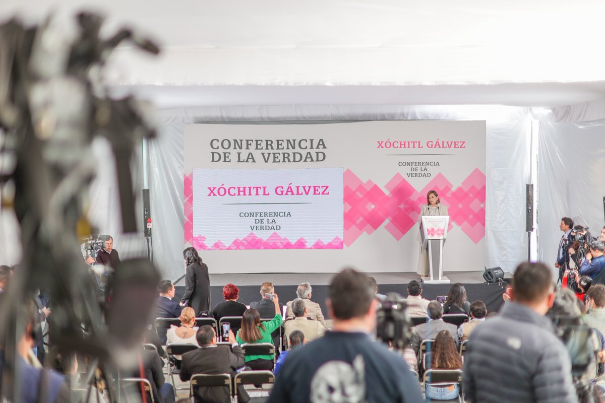 XochitlGalvez's tweet photo. #ElClan no solo son los López, ahora también son los Beltrán.

Tan solo en las últimas 24 horas surgen nuevas evidencias para afirmar que este es uno de los sexenios más corruptos de la historia.

Eso de primero los pobres quedó en el pasado, ahora #PrimeroLosLopezBeltrán.

#LaMañaNeta