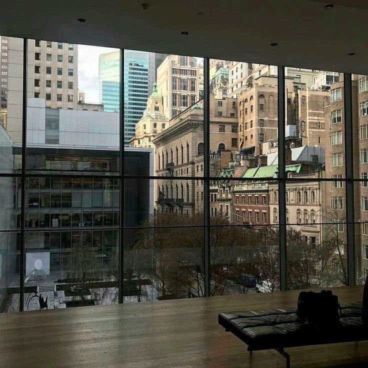 PrettyYetWitty's tweet image. city girl ✨