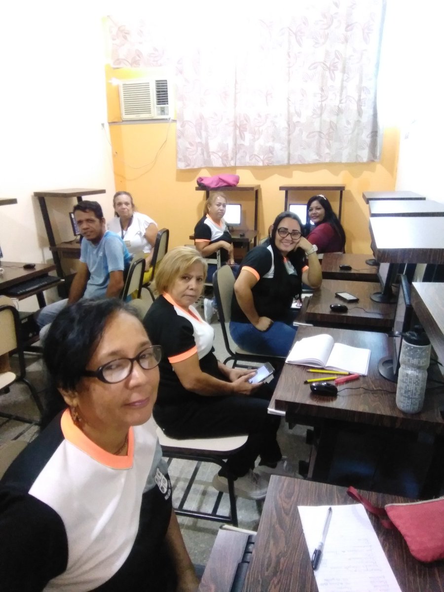 Taller del Uso de las TIC a través del Software Libre  dirigido al personal administrativo y obrero de la E.B Inés Lucía Yépez. Concepción.
#SomosFundabit 
<a href="/_LaAvanzadora/">Yelitze Santaella</a>
@MPPEDUCACION
<a href="/Fundabit_/">FundabitOficial</a>
<a href="/Fundabitlara01/">Fundabit Lara</a>
<a href="/leivi24/">Leivi/Oceanía</a>
<a href="/ArriechiNixon/">Nixon Arrieche</a> 
<a href="/Dimary08/">D!mary_Anzola</a>
<a href="/Fundabit_/">FundabitOficial</a> 
<a href="/fundabit_IRIB/">FUNDABIT IRIBARREN</a>