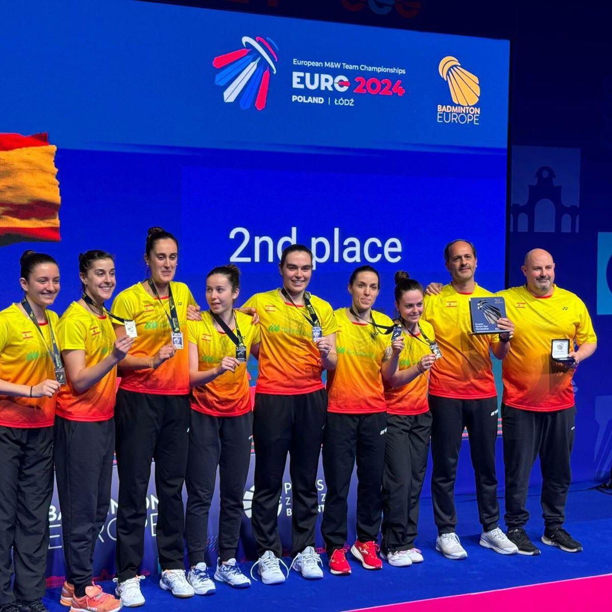 🏸 Campeonato de Europa de bádminton por equipos #Lodz2024 

🇪🇸 España femenina es 🥈 subcampeona mientras 🇩🇰 Dinamarca sigue dominando el 🥇🥇 Europeo en ambas categorías.
 
📲historiadeportiva.com/2024/02/campeo…