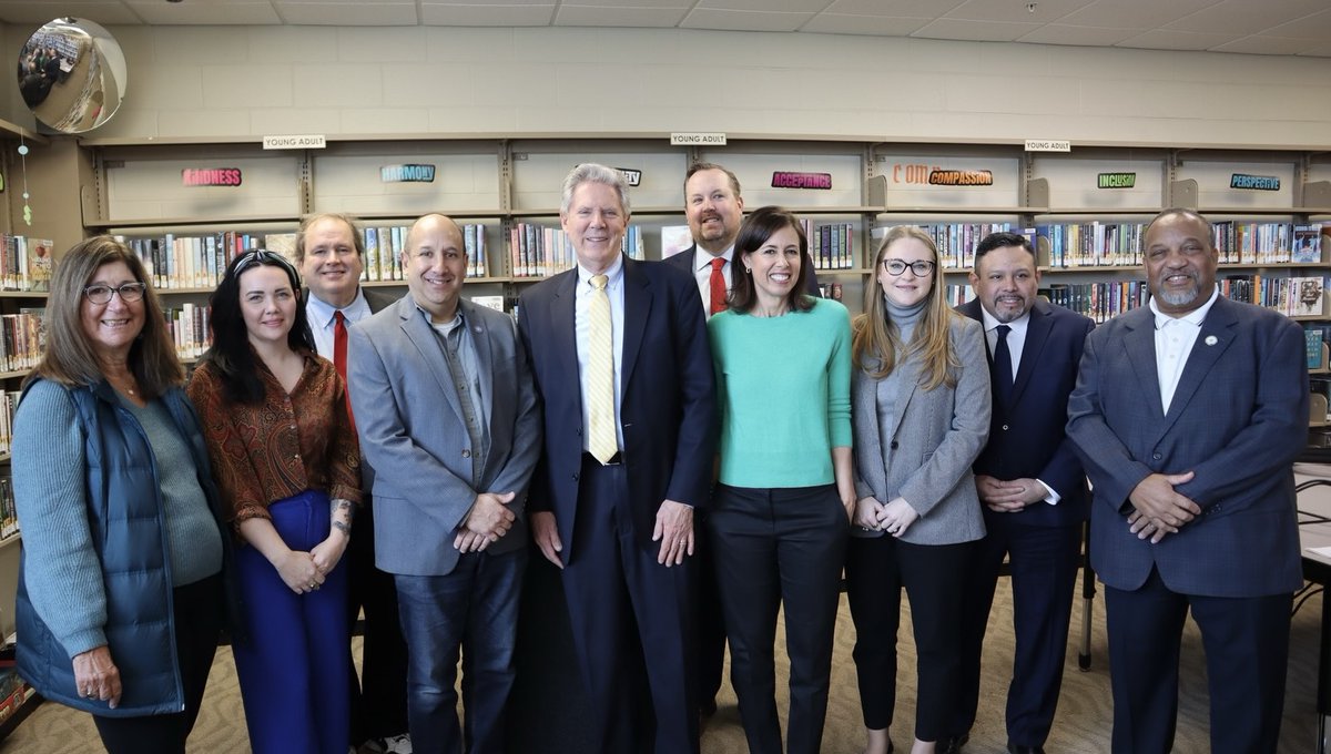 .@JRosenworcelFCC and I were in Red Bank today to call for congressional action to extend funding for the Affordable Connectivity Program, which is currently helping 338,000 New Jersey families. It’s been a tremendous step forward in our fight to connect everyone to the internet.