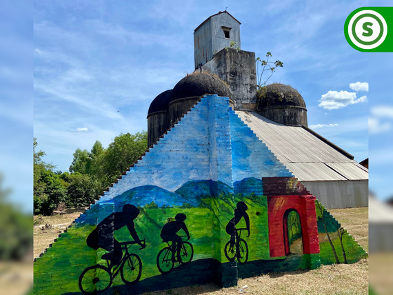 sendaspy's tweet photo. Después de un arduo trabajo terminaron las hermosas pinturas en la estación de Villarrica, entre ellas una de ciclistas haciendo alusión a la Bicisenda 🚵🏻♀️🛤️Este trabajo fue encabezado por @VillaCivica con la colaboración de todos💚Ph @nestorgodoy_py
@AlmaCivica #SendasPy https://t.co/KHZ1WU2gN8