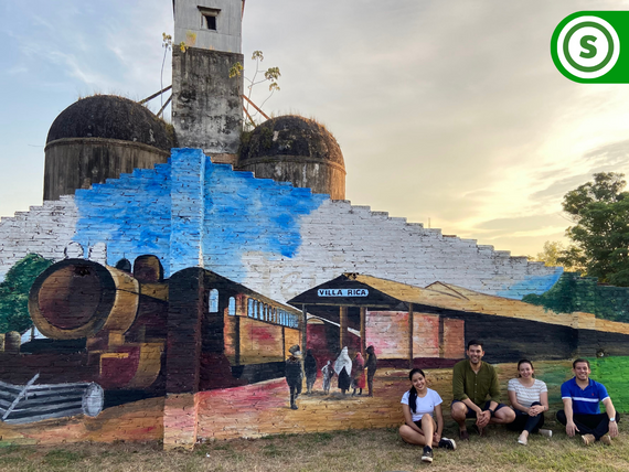 sendaspy's tweet photo. Después de un arduo trabajo terminaron las hermosas pinturas en la estación de Villarrica, entre ellas una de ciclistas haciendo alusión a la Bicisenda 🚵🏻♀️🛤️Este trabajo fue encabezado por @VillaCivica con la colaboración de todos💚Ph @nestorgodoy_py
@AlmaCivica #SendasPy https://t.co/KHZ1WU2gN8