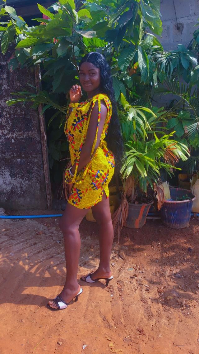 ashforder's tweet image. Grateful 🙏
Its Resa's Fashion 🧵✂️👗