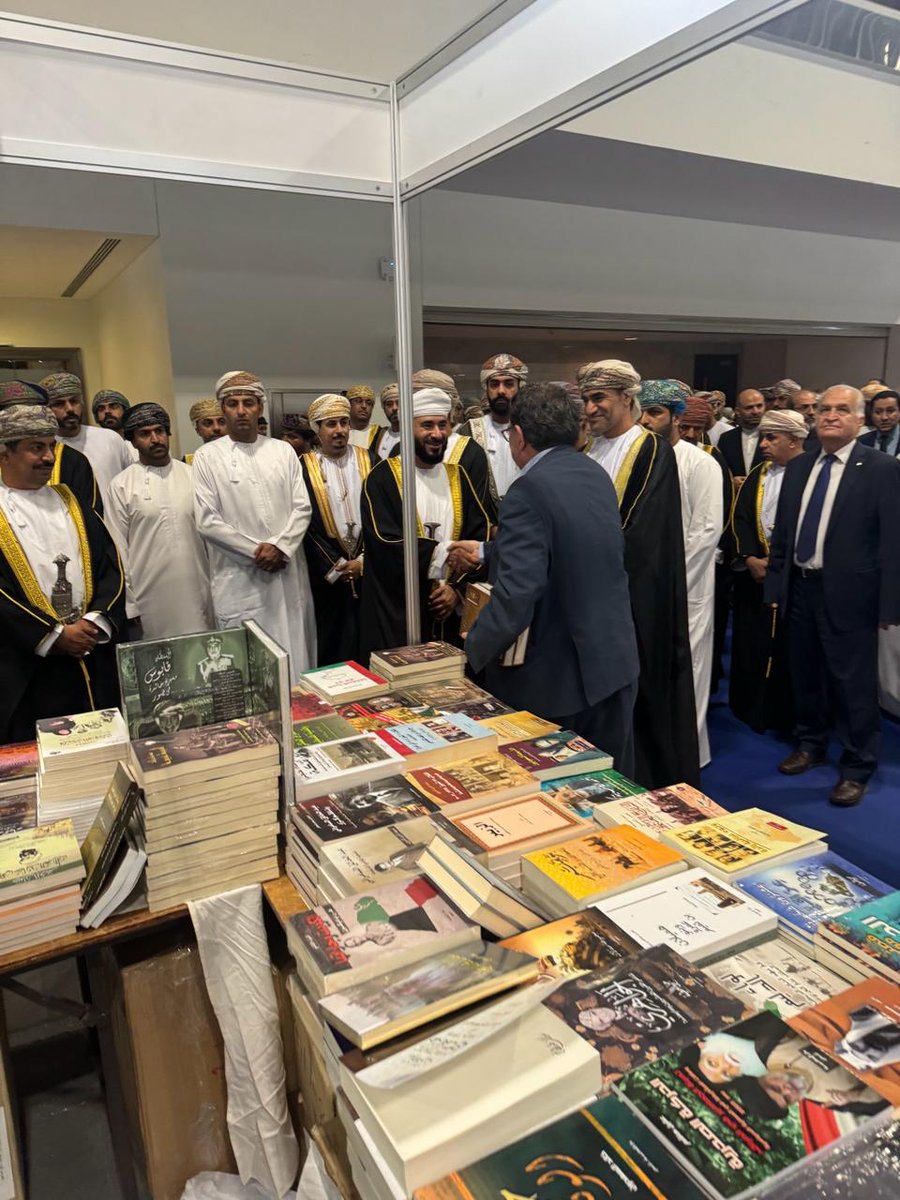 SaoudAbou's tweet photo. بدعوة كريمة من معالي الدكتور عبد الله بن ناصر بن خليفة الخروصي وزير الإعلام رئيس اللجنة الرئيسية لمعرض مسقط الدولي للكتاب تشرفت بحضور الحفل الرسمي لافتتاح هذا المعرض وزيارته بمعية عدد من الوزراء وأعضاء مجلسي الدولة و��لشورى والسلك الدبلوماسي وجمع غفير من كوكبة العلماء والمثقفين .. https://t.co/UrF3dVkeLI