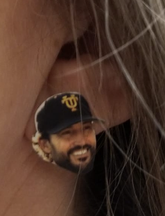 rwm52's tweet photo. @YankeefaninTenn Pretty sure my Bama grad fan husband knows and is okay with it. He gave me these for Christmas. Still waiting on the Vescovi earrings. #GreatHusband 🍊🧡🤣🥰 https://t.co/PwqmoqqJFy