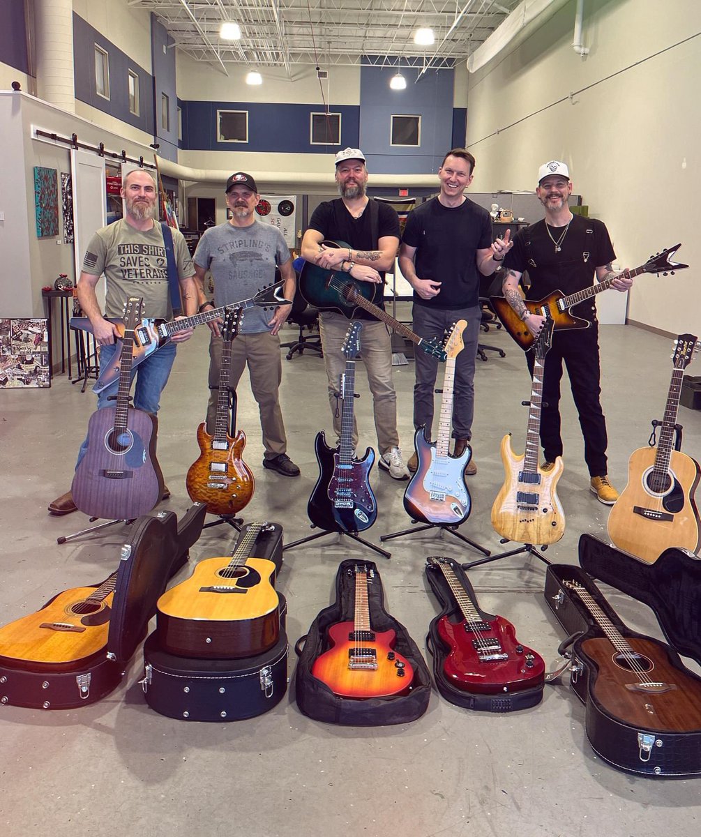 We are blown away by the generosity of people. Thank you Murphy for donating all of these beautiful guitars to CreatiVets 🎸 we will be putting them to good use, that’s for sure!
#generosity #guitars #donation #blessed #creativets #nonprofit #veteranmusic #veteransongwriting