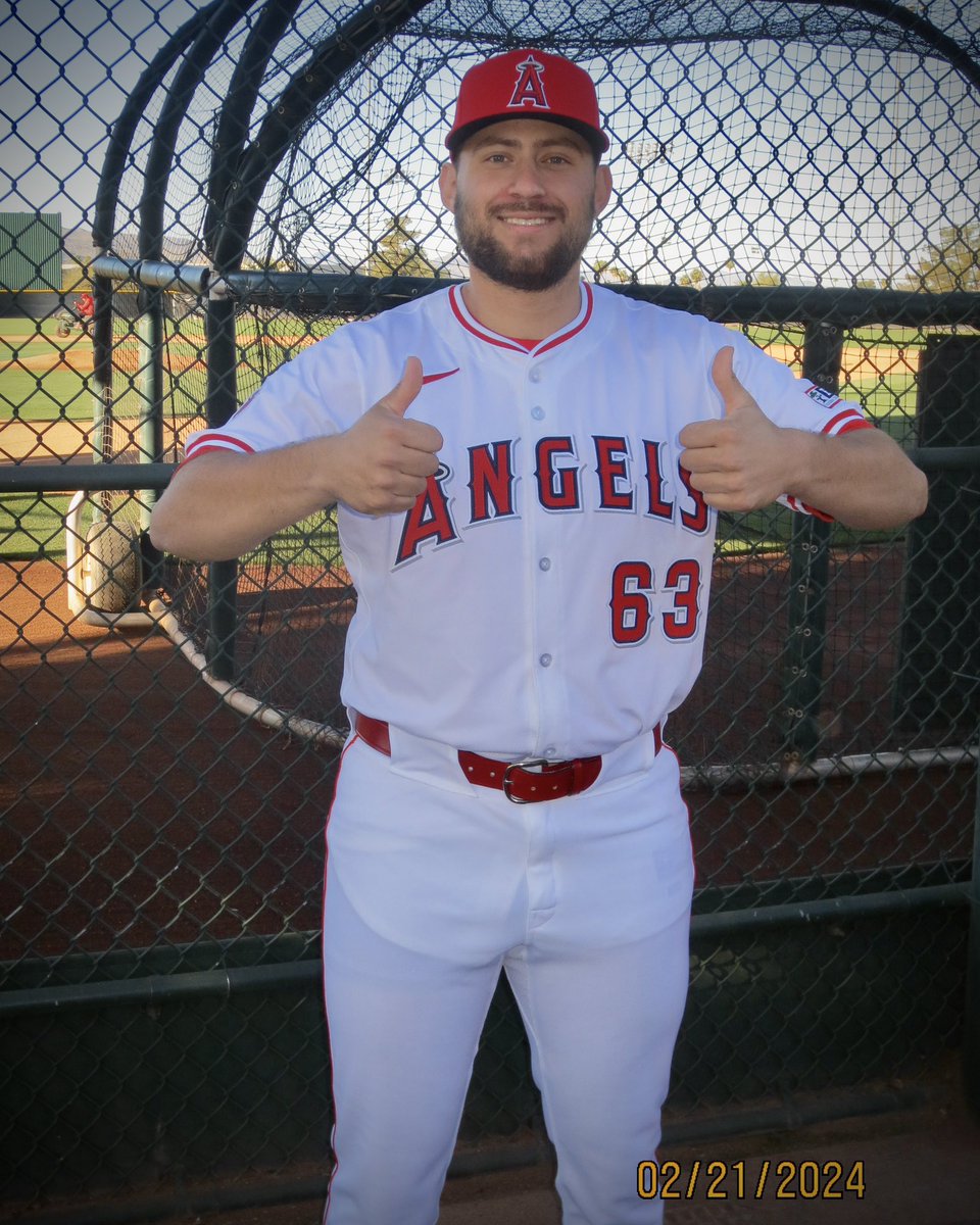 Angels's tweet photo. nailed the photo day poses 📸 https://t.co/OZwIZImaCI