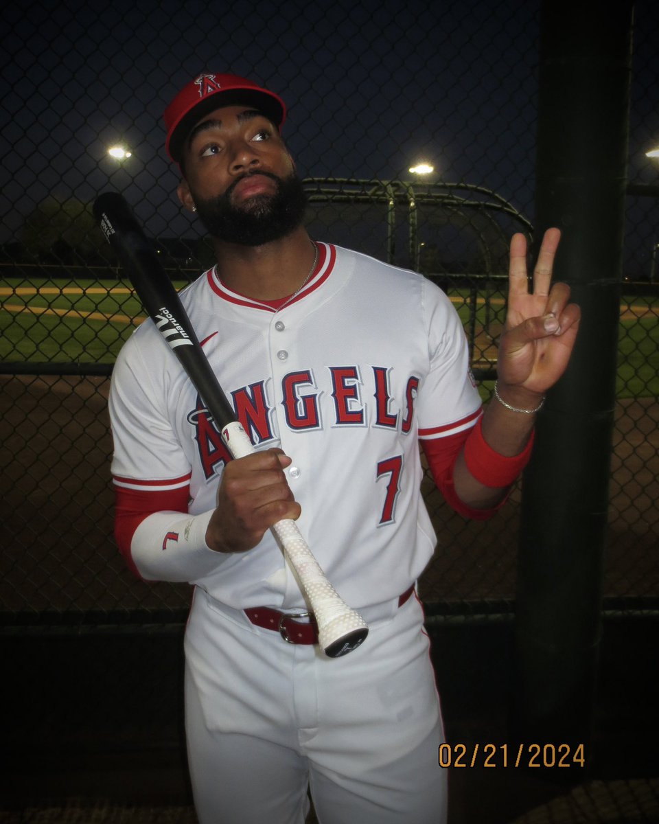 Angels's tweet photo. nailed the photo day poses 📸 https://t.co/OZwIZImaCI