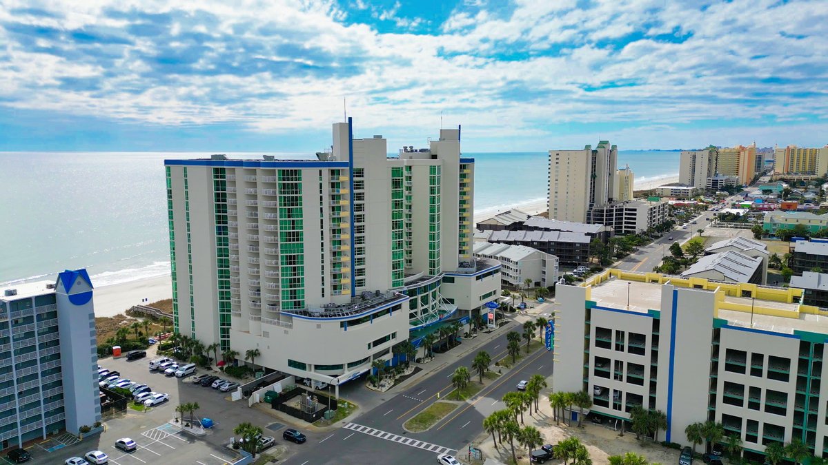 ThomasBeachFun's tweet image. Discover the stunning beach line of North Myrtle Beach resorts! 🌴☀️ Perfect sands, azure waters, and endless relaxation. Vacationing here isn't just a trip; it's a dream come true. #BeachParadise #NorthMyrtleBeach