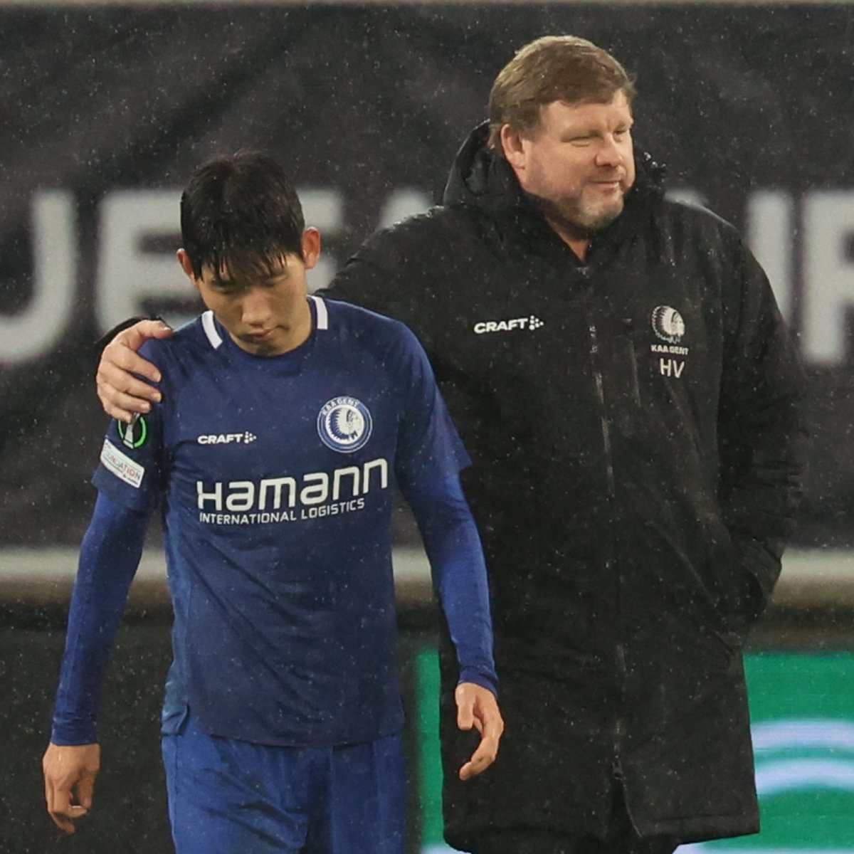 KAAGent's tweet photo. 🎙Hein Vanhaezebrouck: “We missen echte killers om het af te maken, maar we kunnen niemand iets verwijten” #GNTMAC #UECL

MEER | https://t.co/BBsDB5GM4b https://t.co/l2QGKRgouy