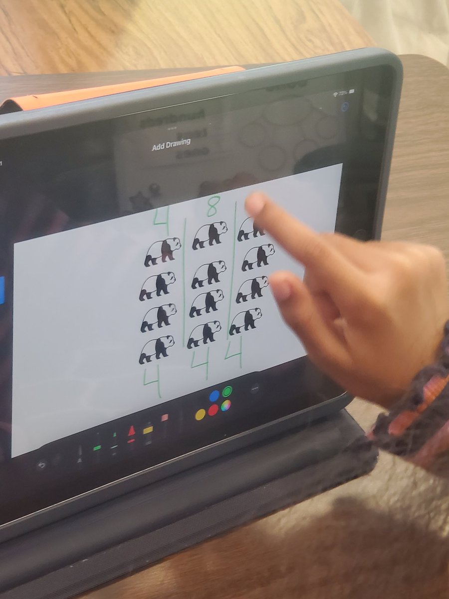 kimperclefarias's tweet photo. Building Arrays with #MagicMove to show our learning #EurekaMath #applyandcreate #RISDweareone #Keynote  @AppleEDU https://t.co/FFUmVFbYwY