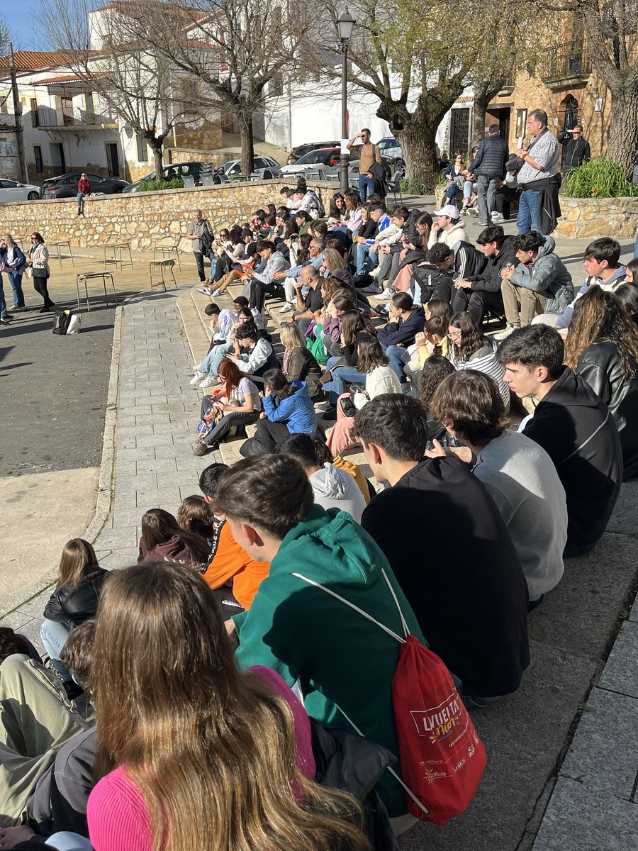 Espectacular jornada en la XV Olimpiada de Geología celebrada hoy en #Berzocana
Más de 100 estudiantes 23 docentes de 19 centros educativos de toda Extremadura compartiendo, aprendiendo, disfrutando y compitiendo.
Un éxito de organización y participación.