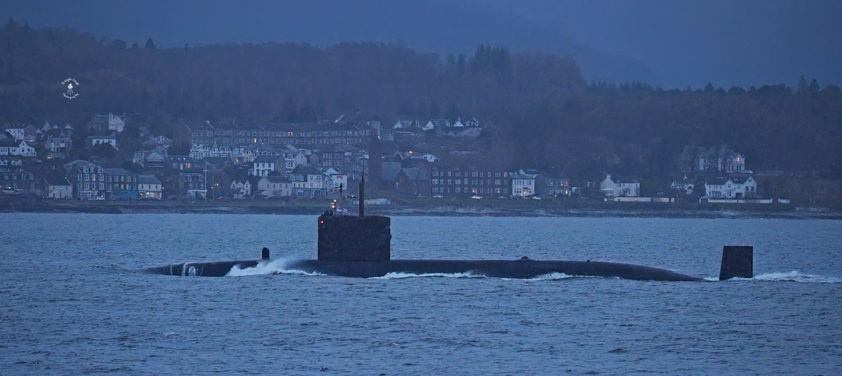 DougieCoullPix's tweet photo. What can I say, it was dark 🌚

#submarine #submariner #clochlighthouse #cloch #shipping #shipsinpics #silentservice #tboat #hmstriumph https://t.co/mlVUobUCfn