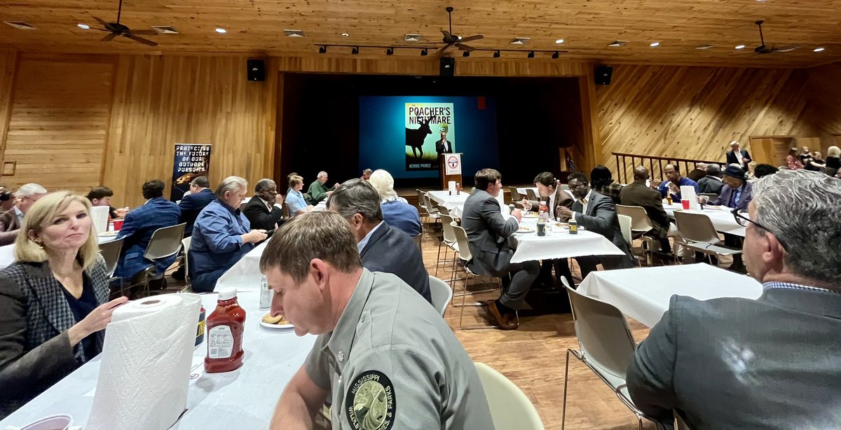 ms_nature's tweet image. The MS Legislative Sportsmen’s Caucus had its annual catfish dinner last night. It’s no coincidence that our states largest bipartisan caucus is our sportsmen and women. In MS, we love the great outdoors! 

Thanks to @MDWFPonline cooking team for a fine meal!