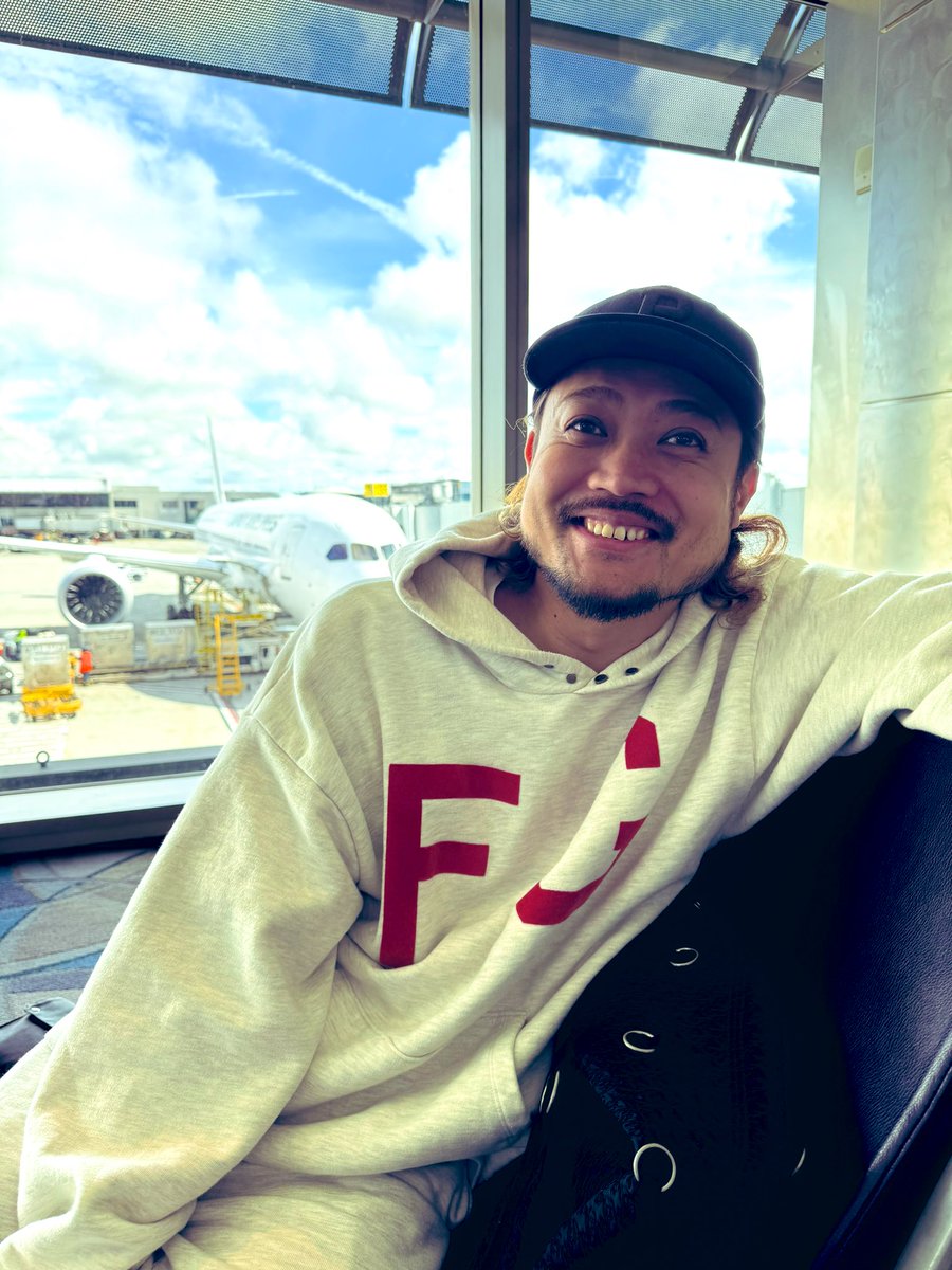atsunorisasaki's tweet photo. 体調不良のため最後のLA2泊、WIZも観れずホテルに籠り棒に振った男。ベガス4泊LA2泊で計6泊したので6戦4勝2敗。最後の2敗は完敗でしたので次回リベンジを狙ってます。はい、これから帰国の途につきます。ことの顛末はオジサントップチームのYouTubeに上がってます。
#wady
https://t.co/4zxR3hLApv https://t.co/tS7tOXQNNM