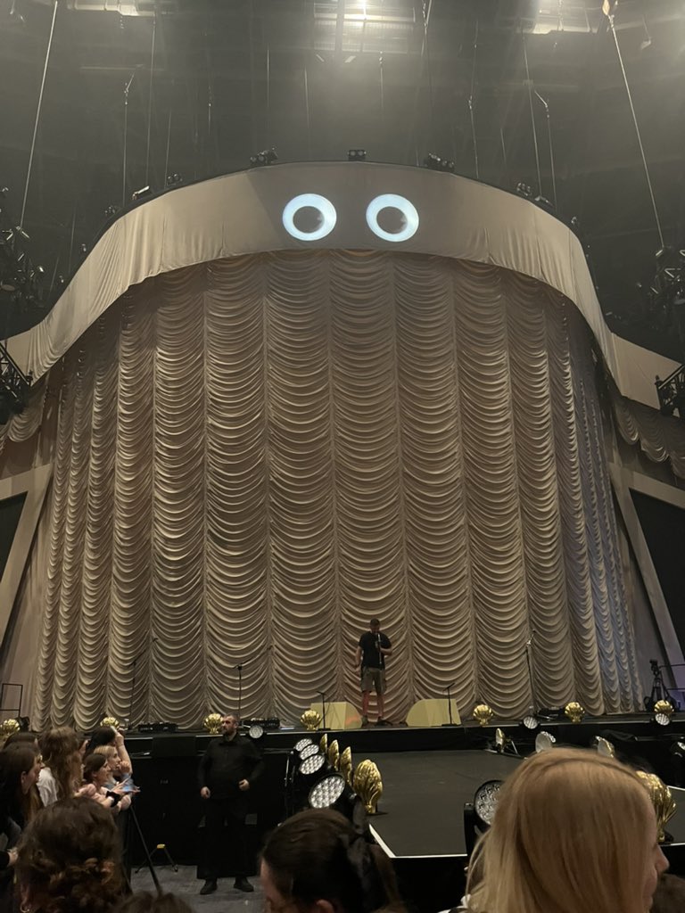 stylessangell's tweet photo. STOP IM SCARED https://t.co/jnOkAZHw5p