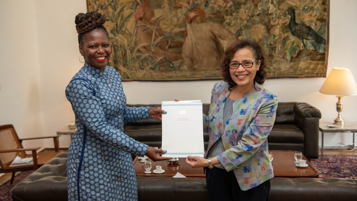 The Secretary General, Ambassador Maria Laura da Rocha 🇧🇷, received copies of the letters of credence from Botswana's Ambassador Benetia Tumelo Chingapane. 🇧🇷 and  🇧🇼 maintain  #cooperation projects in many sectors, with emphasis on rural cooperatives.  @MFA_BW